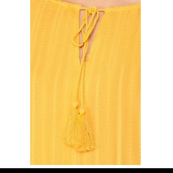 BUTTERFLY RUFFLE -GOLDEN PONCHO STYLE TOP- - Picture 7 of 8